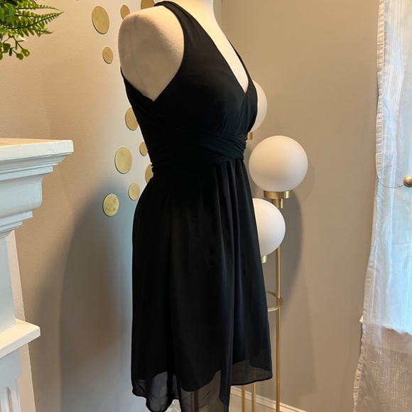 NWT GUESS Black Chiffon Halter Neck Dress - Picture 3 of 6